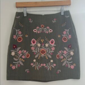 entro Olive Green Embroidered Floral Mini Skirt